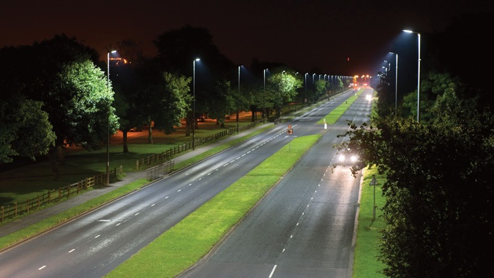 Smart LED-belysning gir lys til veier og gater