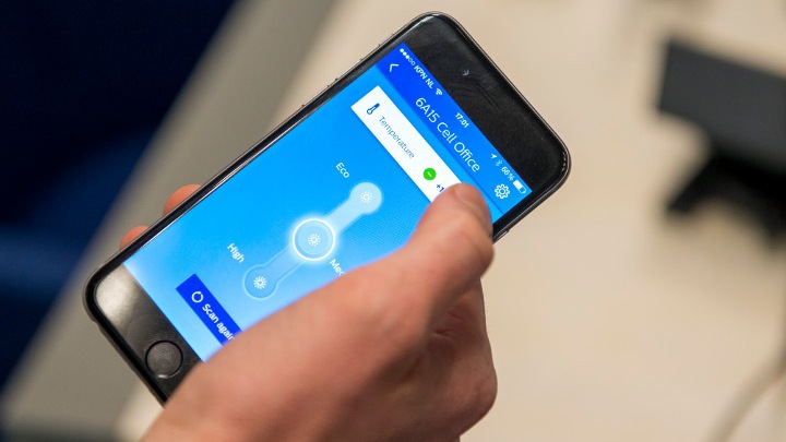 Intelligent belysning (InterAct Office) fra Philips Lighting muliggjør skilting med mobiltelefon samt personlige tilpassede innstillinger for arbeidsområde
