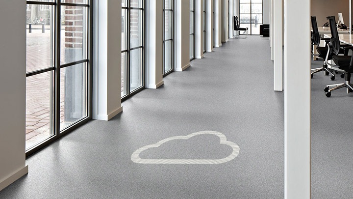 Philips Lighting-gulvbelysningen kobles til styringssystemet for bygningen din (BMS) med skybasert styring