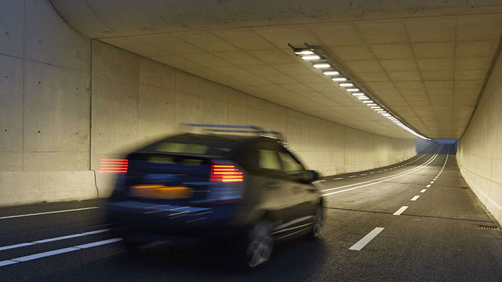 Belysning av veier ved flyplass – forhindre lysforurensning