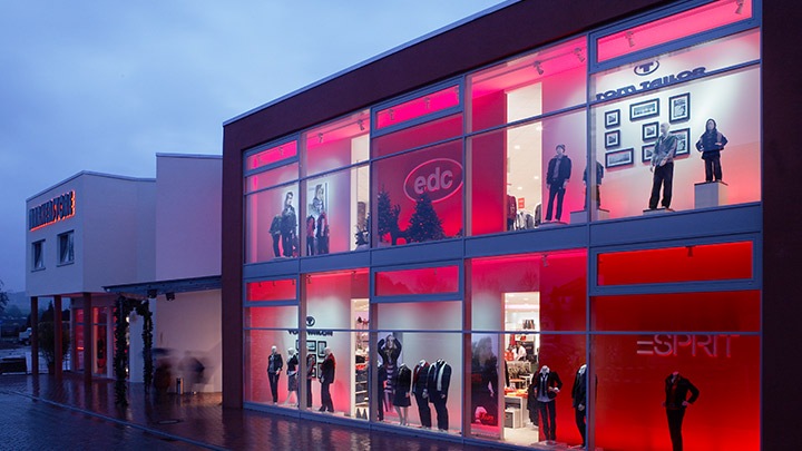 Dynamisk PerfectScene LED-vindusbelysning fra Philips Lighting skaper en levende aksentbelysning