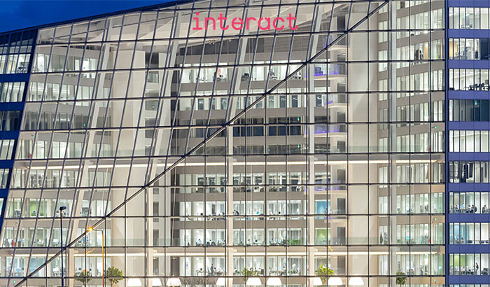 Fasaden til The Edge-kontorbygningen i Amsterdam
