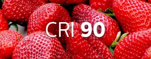 Skål med jordbær indikerer fargestyrken under CRI 90 belysning