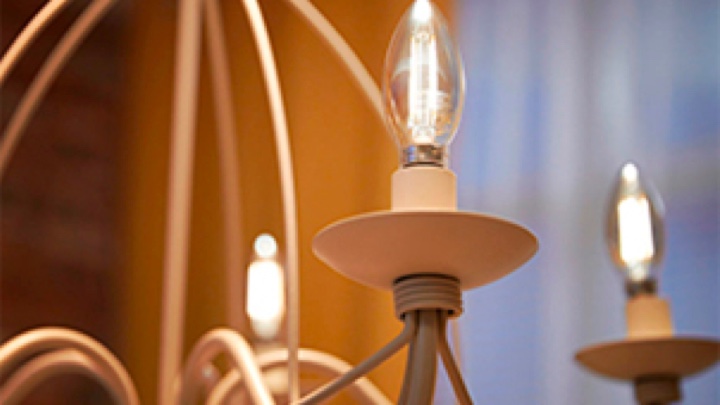 Flere Philips LED lyspærer inni en lampe