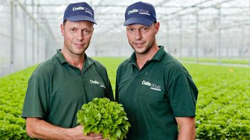 Roy og Mark Delissen, eierne av Deliscious, et salatvekstselskap som bruker Philips-hagebruksbelysning
