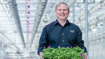 James Darrow fra Jolly Farmer erstatter HPS med Philips LED-vekstlys med toppbelysning